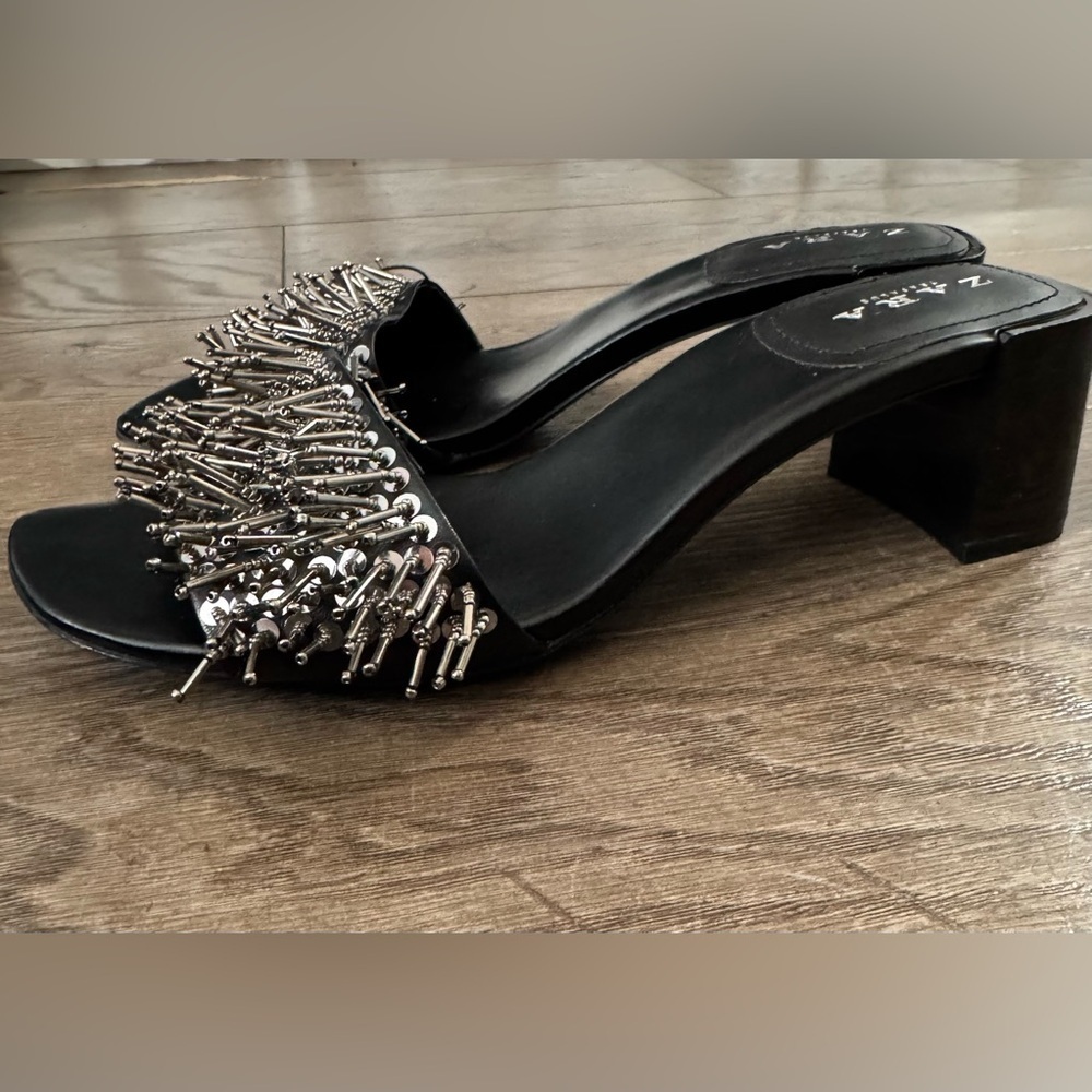 Zara NWOT Black Sandals with Metallic Fringe,Size 38(7.5) - Picture 11 of 13